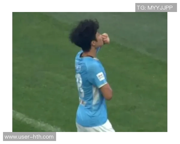 吕焯毅单场8次抢断创大连英博球员中超新纪录展现卓越防守能力 吕焯毅单场8次抢断创大连英博球员中超新纪录展现卓越防守能力